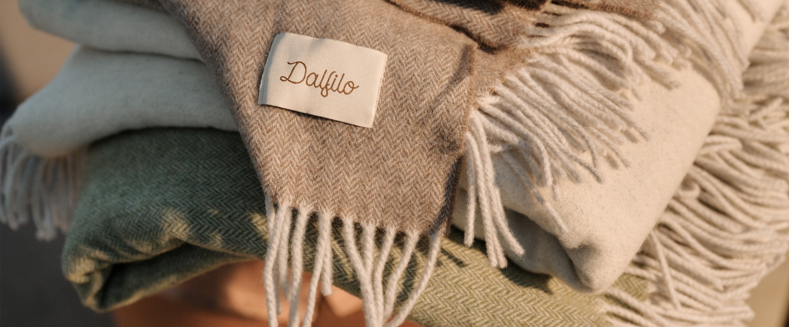 Coperte in lana rigenerata Dalfilo sovrapposte