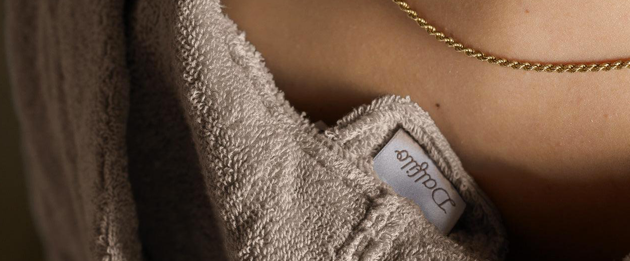 Come Lavare un Accappatoio in Lavatrice: Guida Completa per un Pulito Perfetto