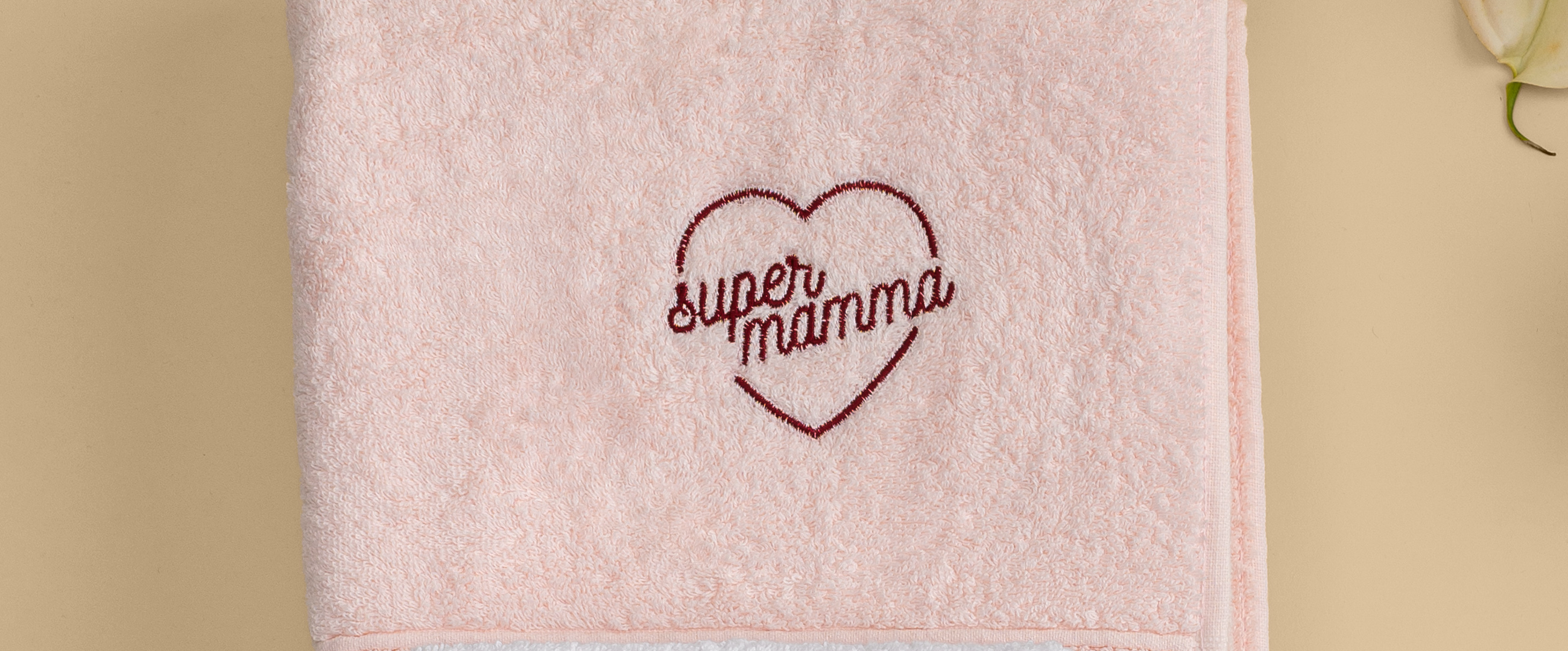 Idee Regalo Compleanno Neo Mamma: Comfort e Stile per Lei e per il Bebè