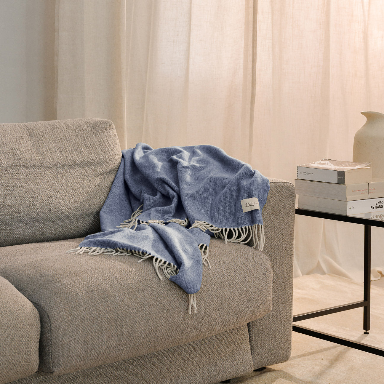 Plaid in lana
- 130x180 cm- Denim- Lana rigenerata - Dalfilo