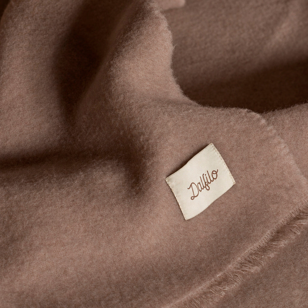Coperta in lana merino extrafine
- 220x250 cm- Tortora- Lana merino extrafine - Dalfilo