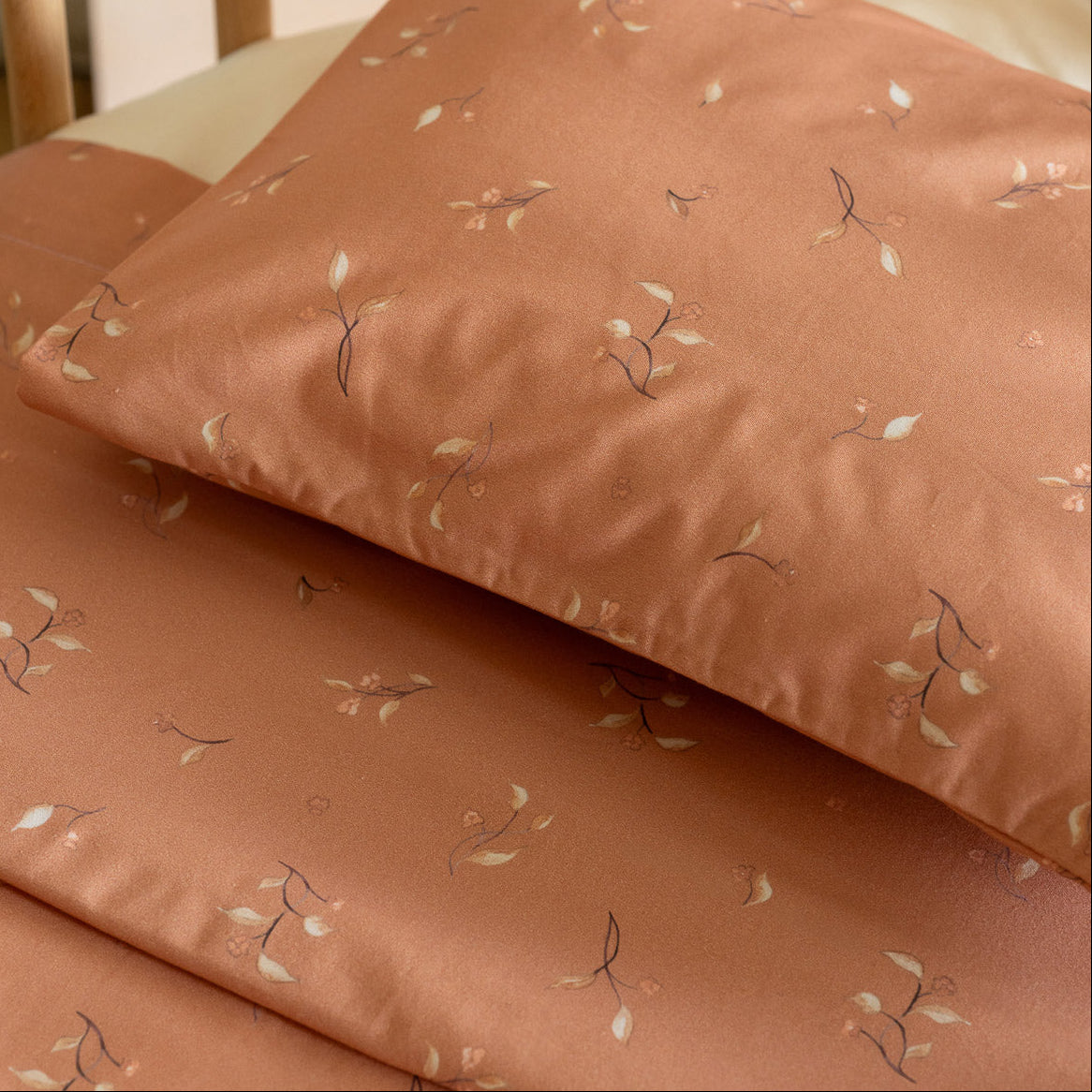 Completo lenzuola bimbi
- 1 PIAZZA (80x190 cm)- Foliage- Percalle - Dalfilo