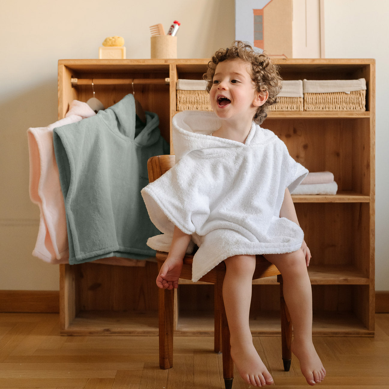Poncho
- Taglia unica- Bianco Cotone- Cotone classico - Dalfilo
