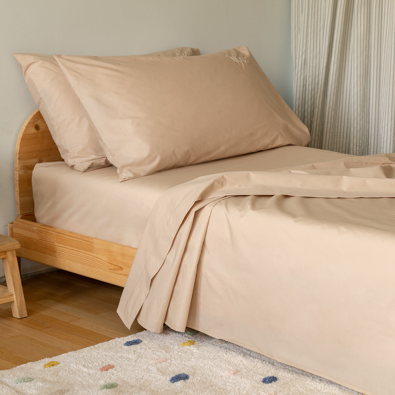Completo lenzuola bimbi
- 1 PIAZZA (80x190 cm)- Marrone Caffelatte- Percalle - Dalfilo