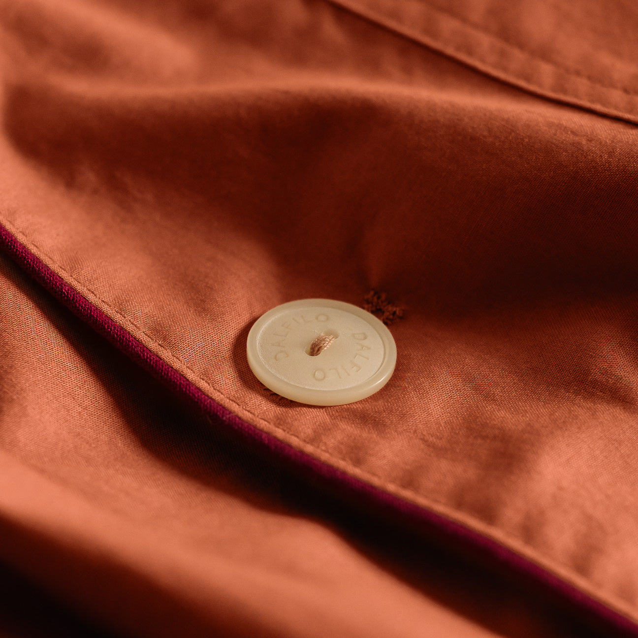 Pigiama in percalle lavato
- XS- Blush- Percalle lavato - Dalfilo