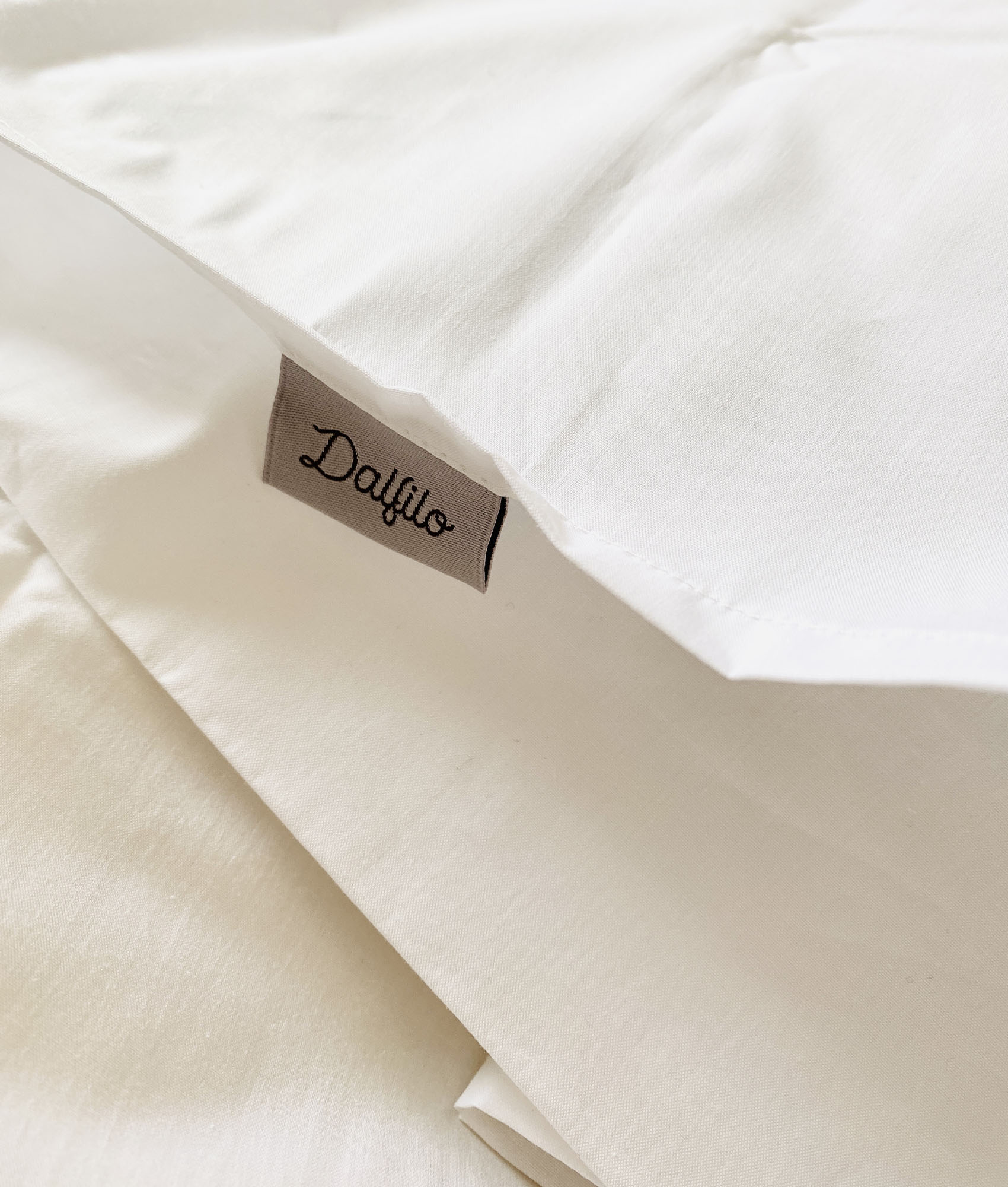 dettaglio lenzuola in tessuto cotone naturale 