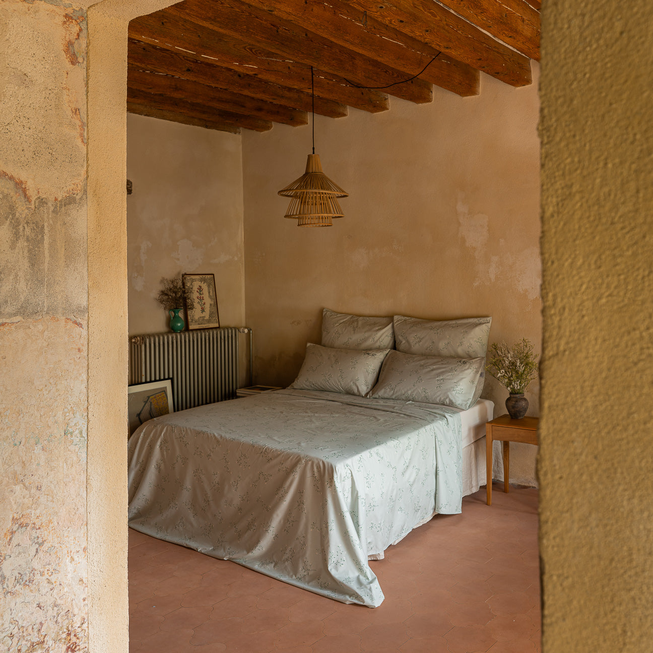 Completo lenzuola in percalle
- 1 PIAZZA (80x190 cm)- Bucaneve- Percalle - Dalfilo