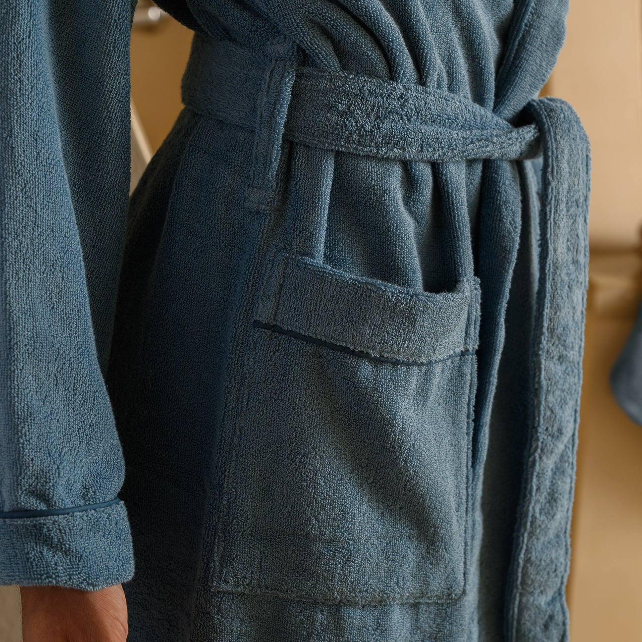 Accappatoio classico con cappuccio
- S- Denim- Cotone classico - Dalfilo