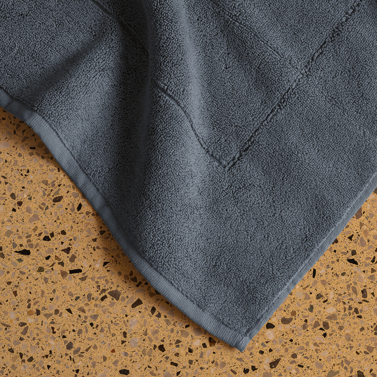 Asciugamani All-in linea classica
- Taglia unica- Denim- Cotone classico - Dalfilo