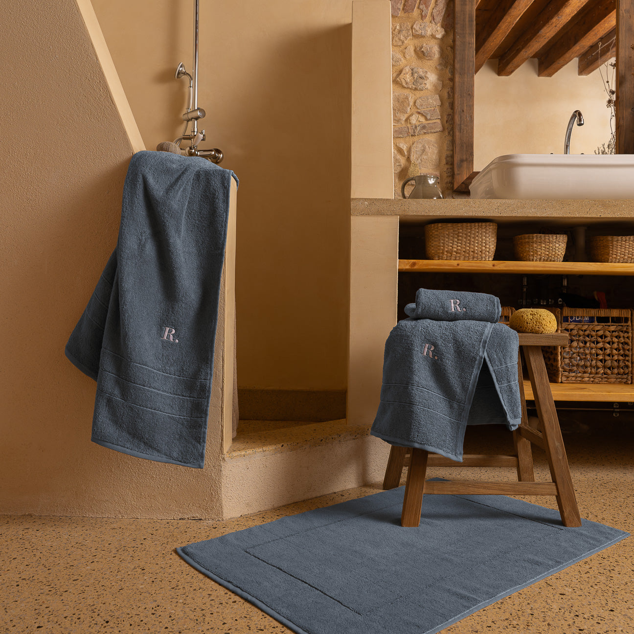 Asciugamani All-in linea classica
- Taglia unica- Denim- Cotone classico - Dalfilo