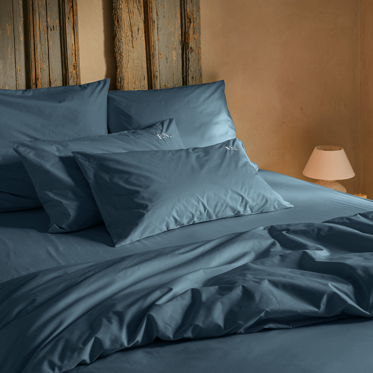 Completo copripiumino in percalle
- 1 PIAZZA (80x190 cm)- Denim- Percalle - Dalfilo