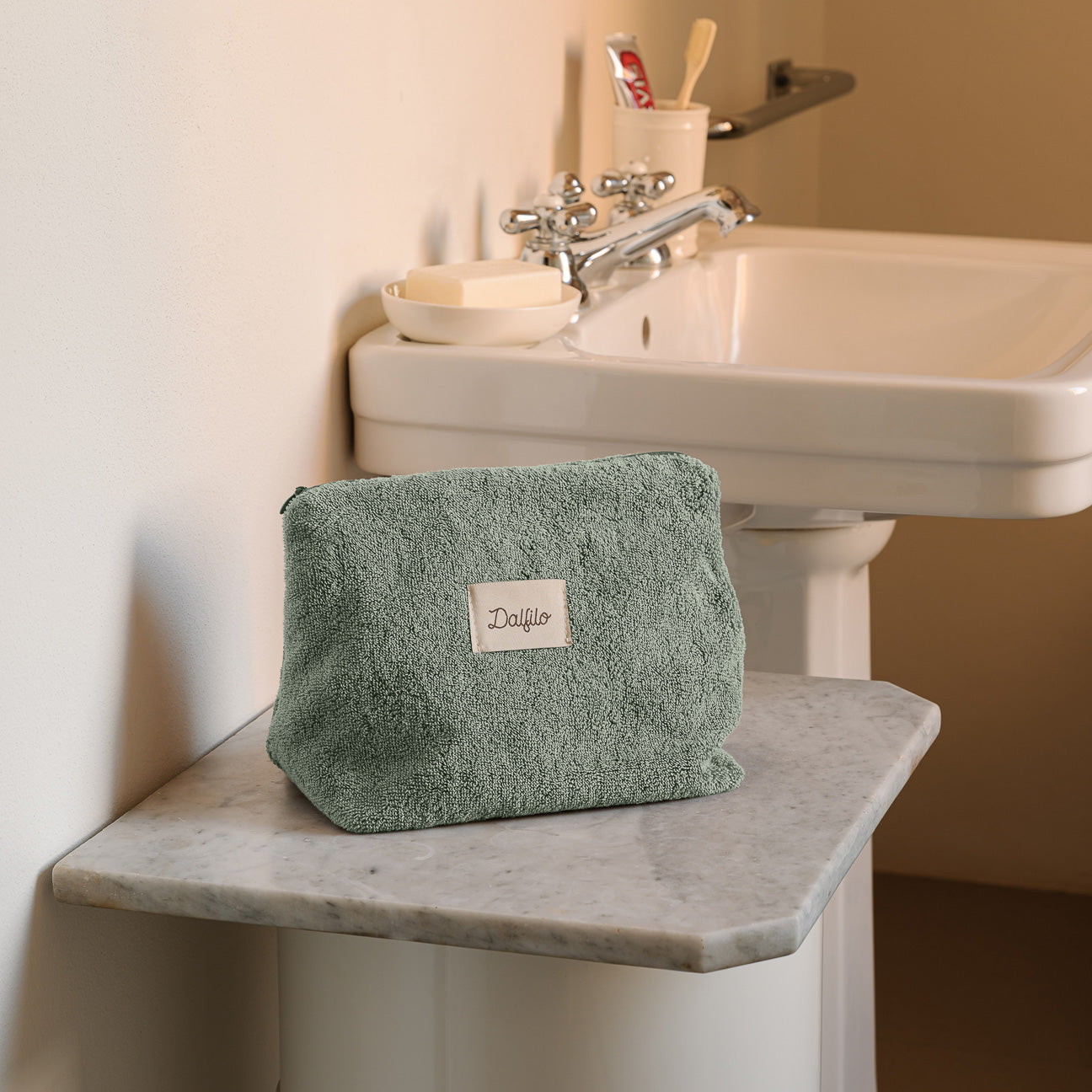 Trousse
- 30x20 cm- Salvia- Cotone classico - Dalfilo