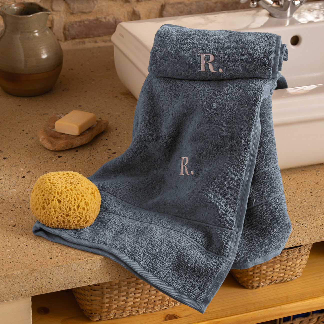 Asciugamani viso mani e corpo linea classica
- Taglia unica- Denim- Cotone classico - Dalfilo