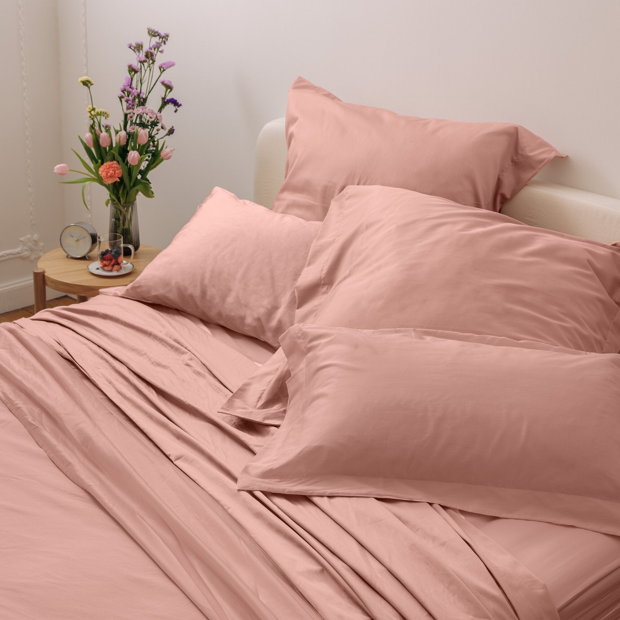 Set 2 federe in raso a tre volani
- 50x80 cm (standard)- Rosa Antico- Raso - Dalfilo